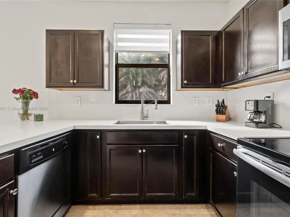 9000 NW 183rd St #9000, Hialeah, FL 33018