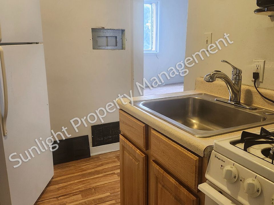 1st image of 105 E Main St #1