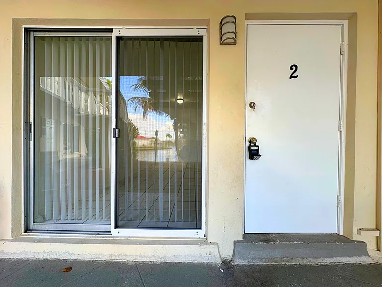519 W Kalmia Dr #2 — Photo 2