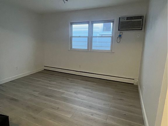 4th image of 609 Palisade Ave #2