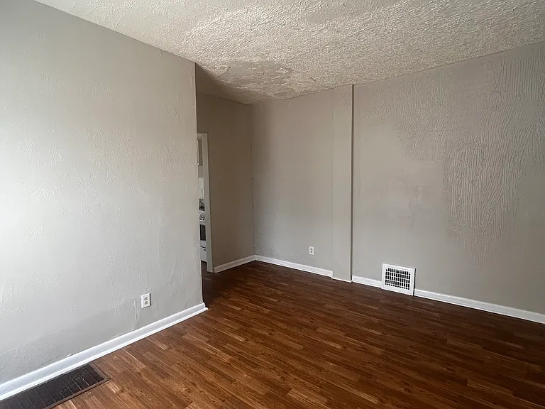 729 E Vine St #1 — Photo 8