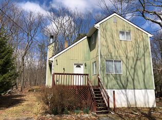 476 Mourning Dove Ct, Bushkill, PA 18324