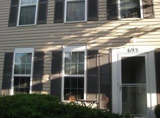 693 Serendipity Dr, Aurora, IL 60504