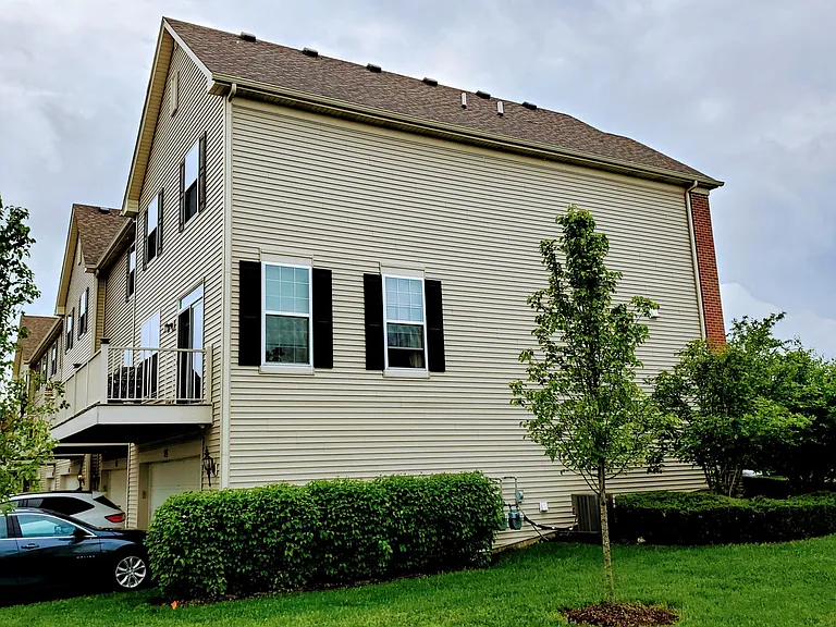 95 Valencia Pkwy — Photo 3