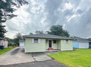 3178 Maple Ave, Groves, TX 77619
