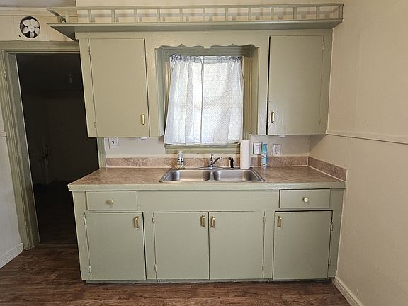 5th image of 505 McHale St