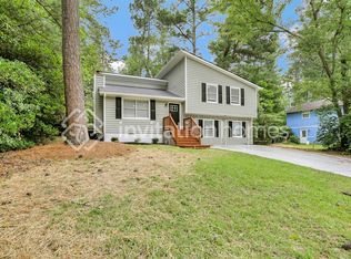 3868 Burnt Leaf Ln, Snellville, GA 30039