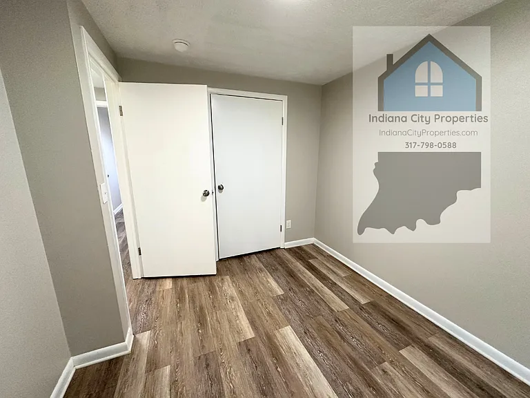 569 S Home Ave #2 — Photo 9