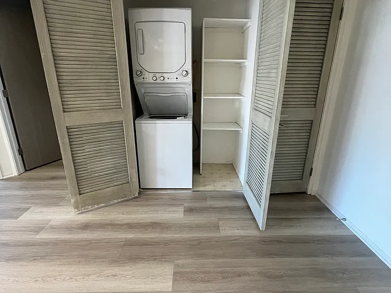 324 Idaho Ave #202 — Photo 8