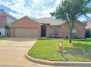 6420 Saint Alban Ct, Arlington, TX 76001