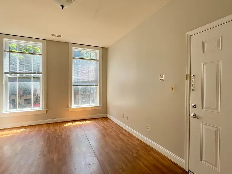 For Rent: Chic Urban Living at 908 N Calvert St Your City Sanctuary Awaits! — Photo 22