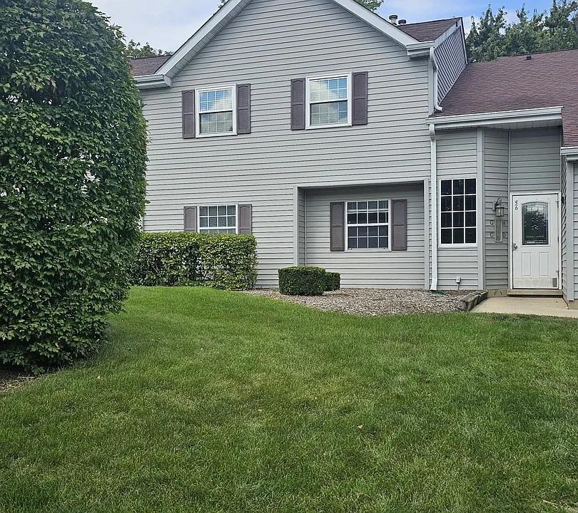 56 N Victoria Ln #C