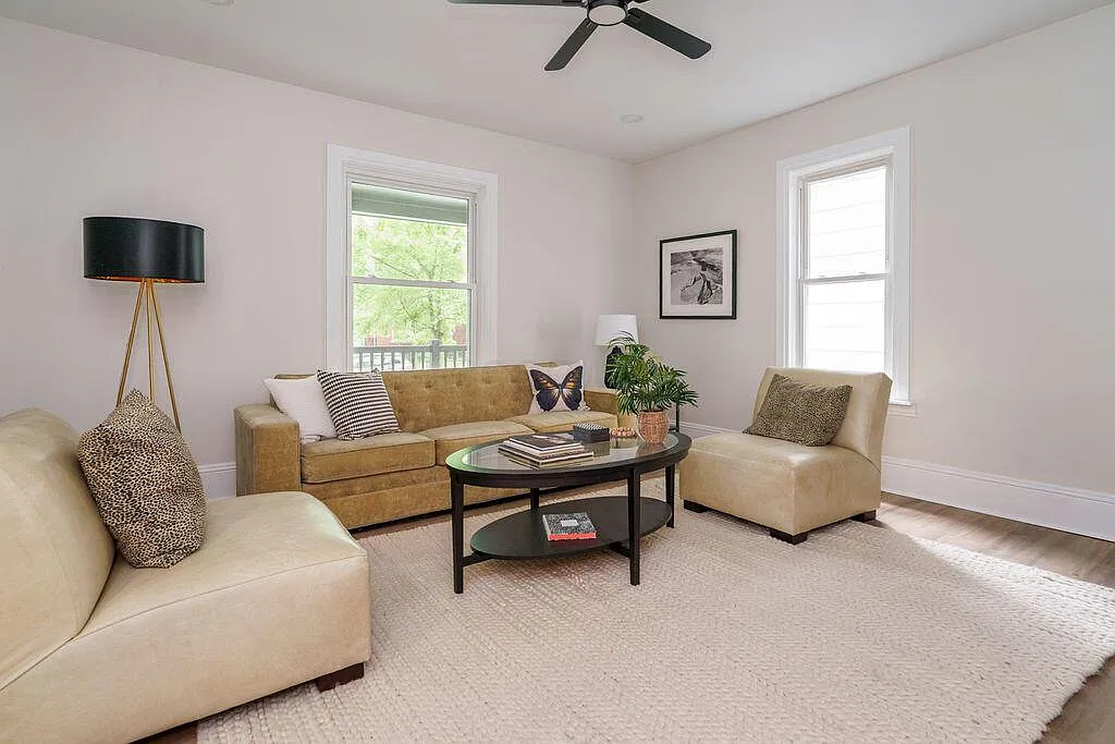 3 bed, 2.0 bath, 1984 sqft, $2,995 — Photo 4
