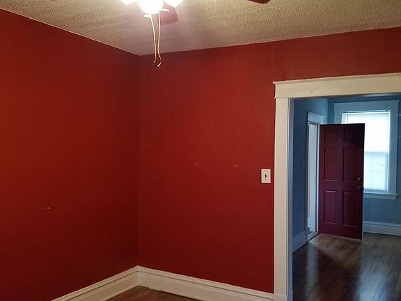 3rd image of 2801 Montrose Ave APT C