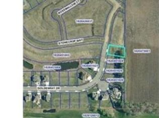 2013 Goldenray Dr, Faribault, MN 55021
