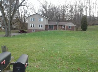 1015 Rebecca St, New Castle, PA 16101