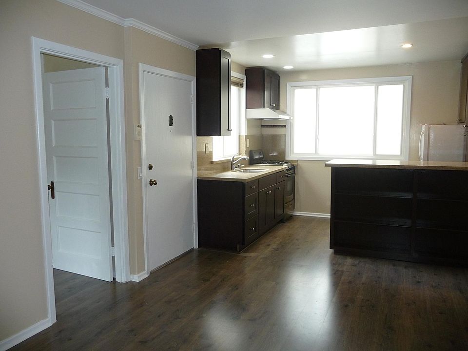 1st image of 371 Chestnut St APT A