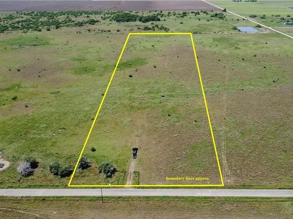 10.33 Hiller Rd, Inez, TX 77968