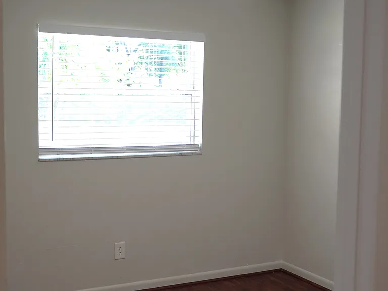 15224 Waverly St #1 — Photo 8