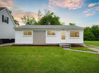 21681 Laurel St, Clinton Township, MI 48035