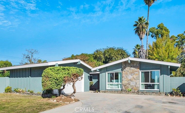 1st image of 14975 Gardenhill Dr
