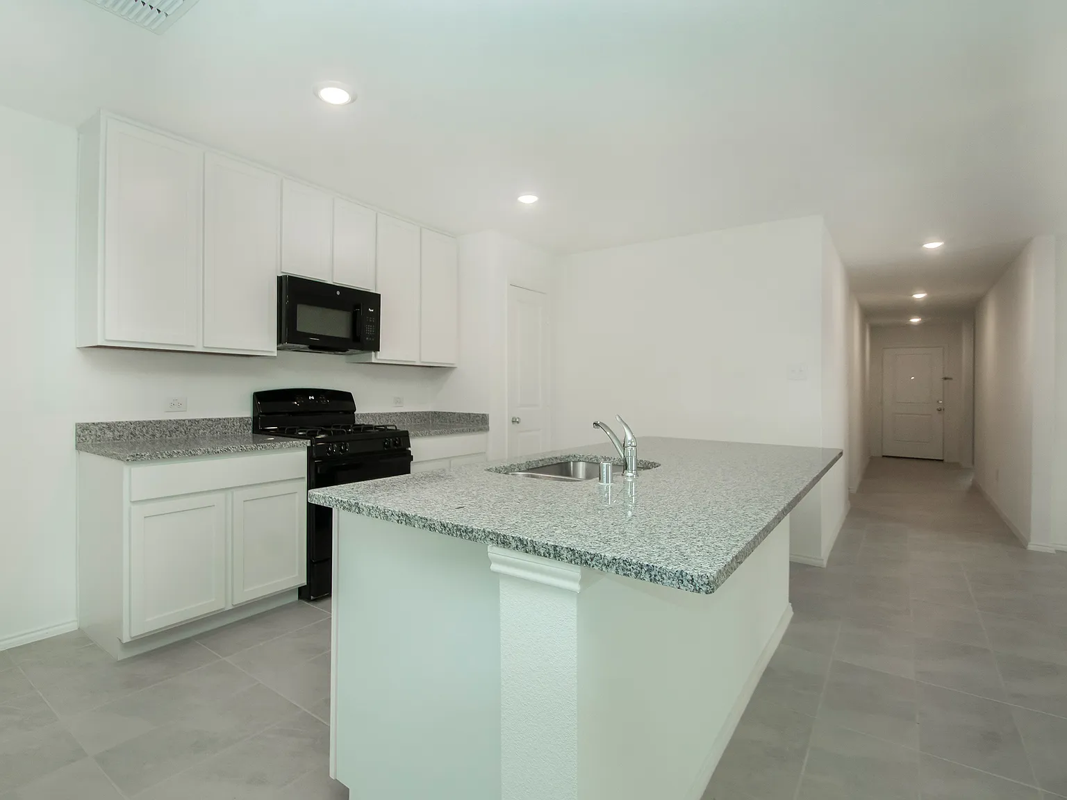 4 bed, 1847 sqft, $2,200 — Photo 3
