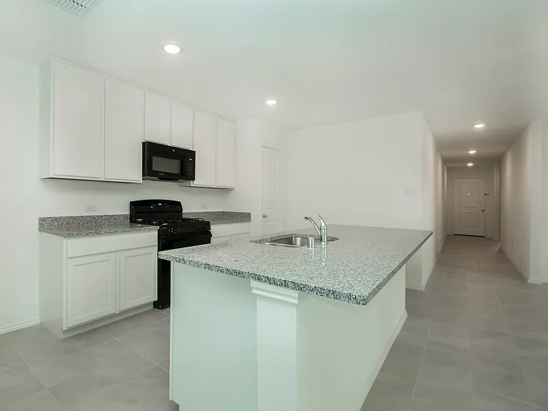 2905 Kings Table Ct — Photo 3