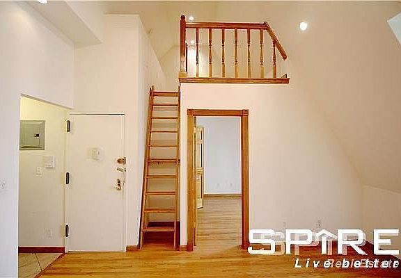 2nd image of 338 W 77th St APT 5A