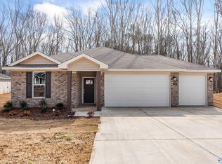 210 Hibiscus Dr, Hazel Green, AL 35750