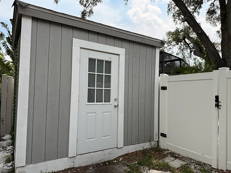 4202 W Palmira Ave — Photo 32