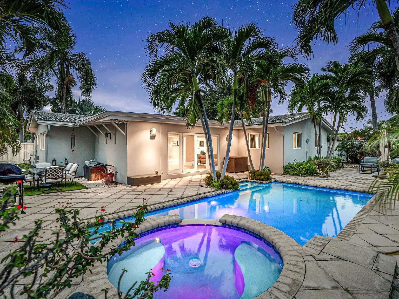3 bed, 2.0 bath, 1822 sqft, $6,000 — Photo 3