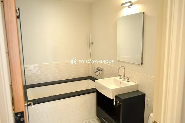 Rented by NY Casa Group | media 17