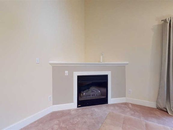 3rd image of 521 Robert Ct