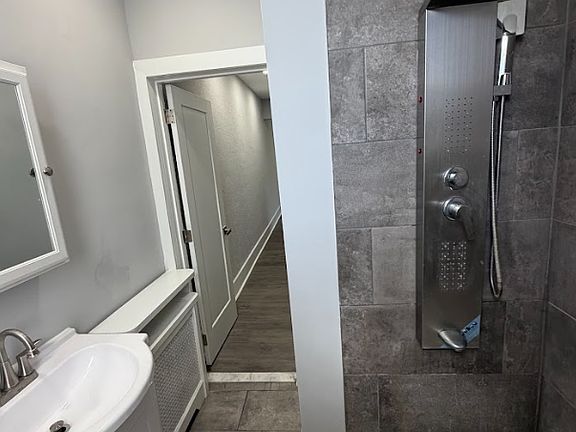 4th image of 264 E Cliveden St #103