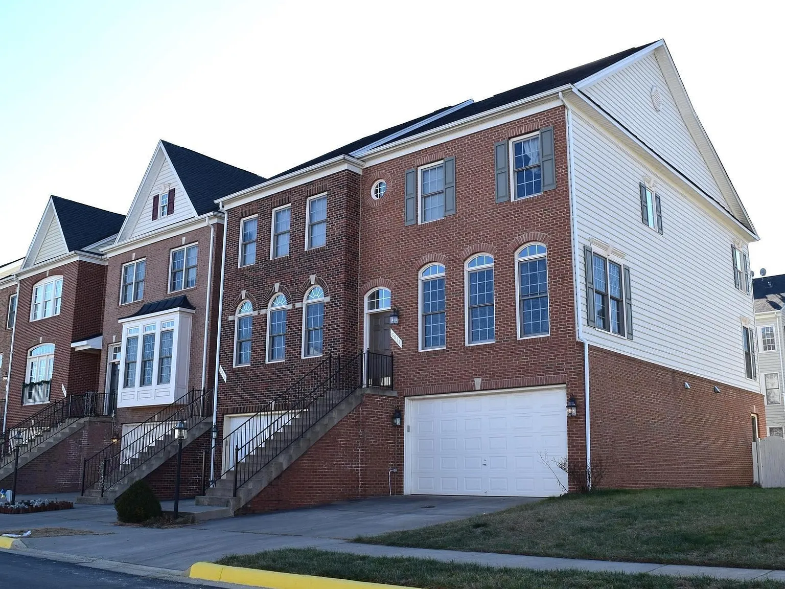 3 bed, 2040 sqft, $3,450 — Photo 1
