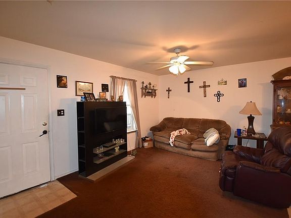 5th image of 415 W Gould St