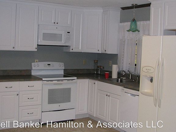 3rd image of 220 Paradise Ln NW