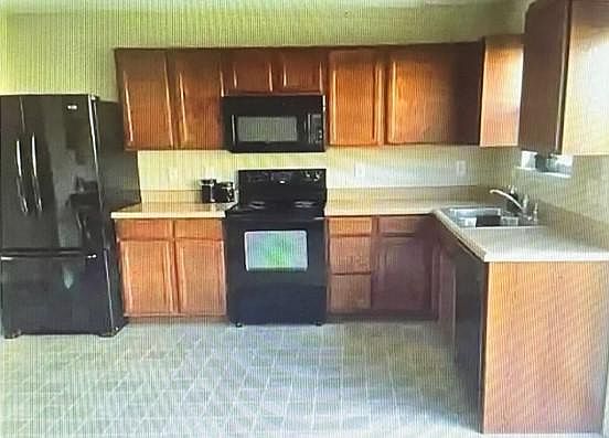 2nd image of 867 Foxgrove Dr