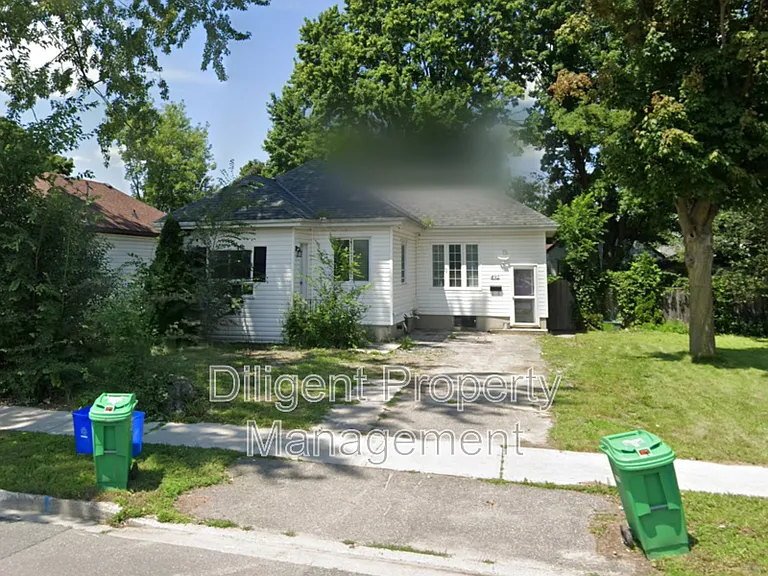492 King George St #1 — Photo 38
