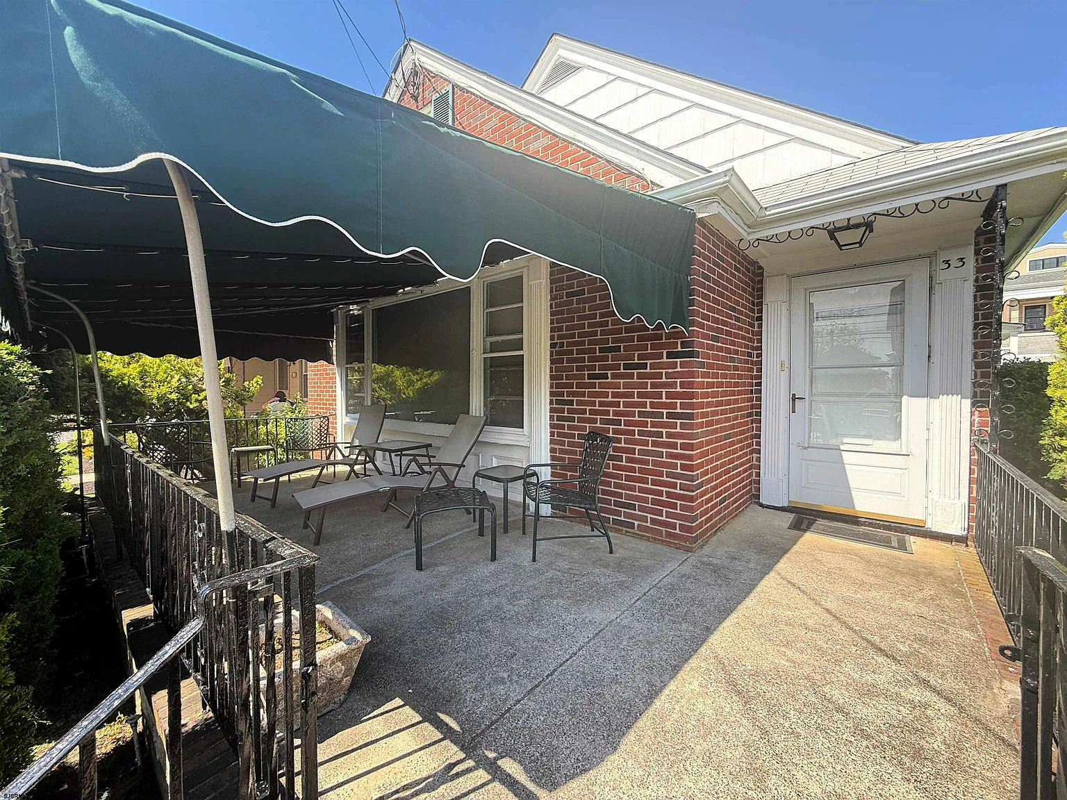 3 bed, 2.0 bath, $18,000 — Photo 2