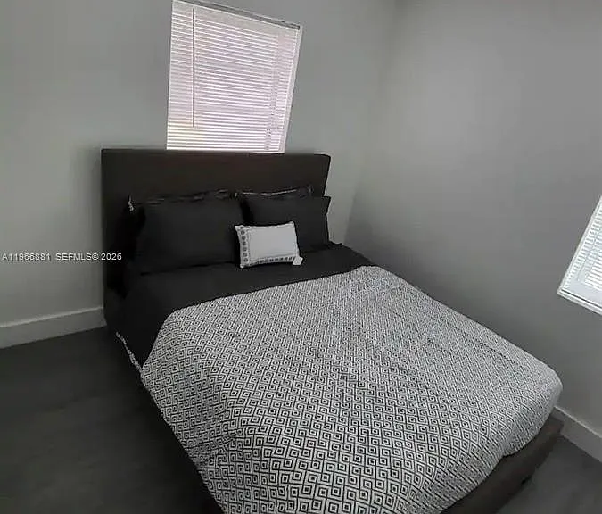 821 NE 6th St #1 — Photo 10