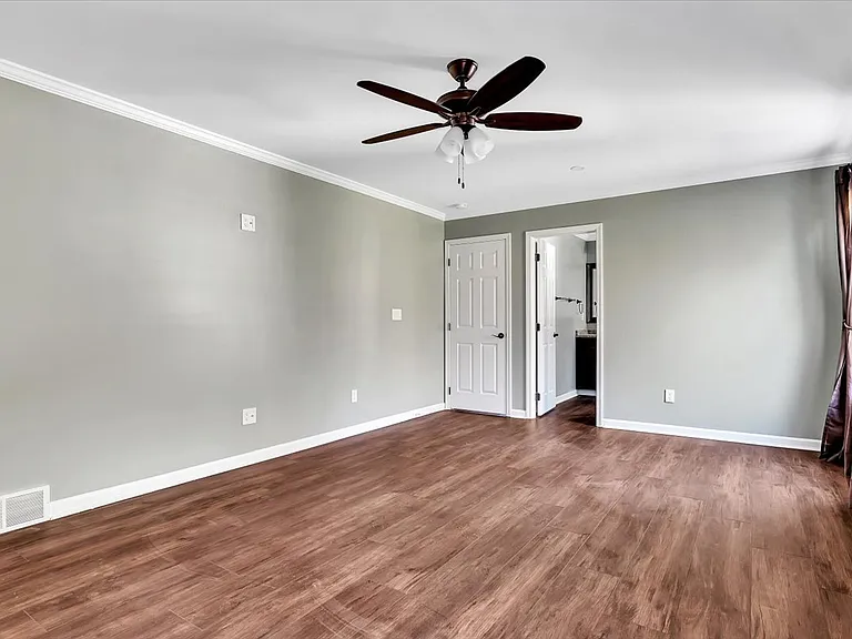 201 Maple Avenue Ext — Photo 11