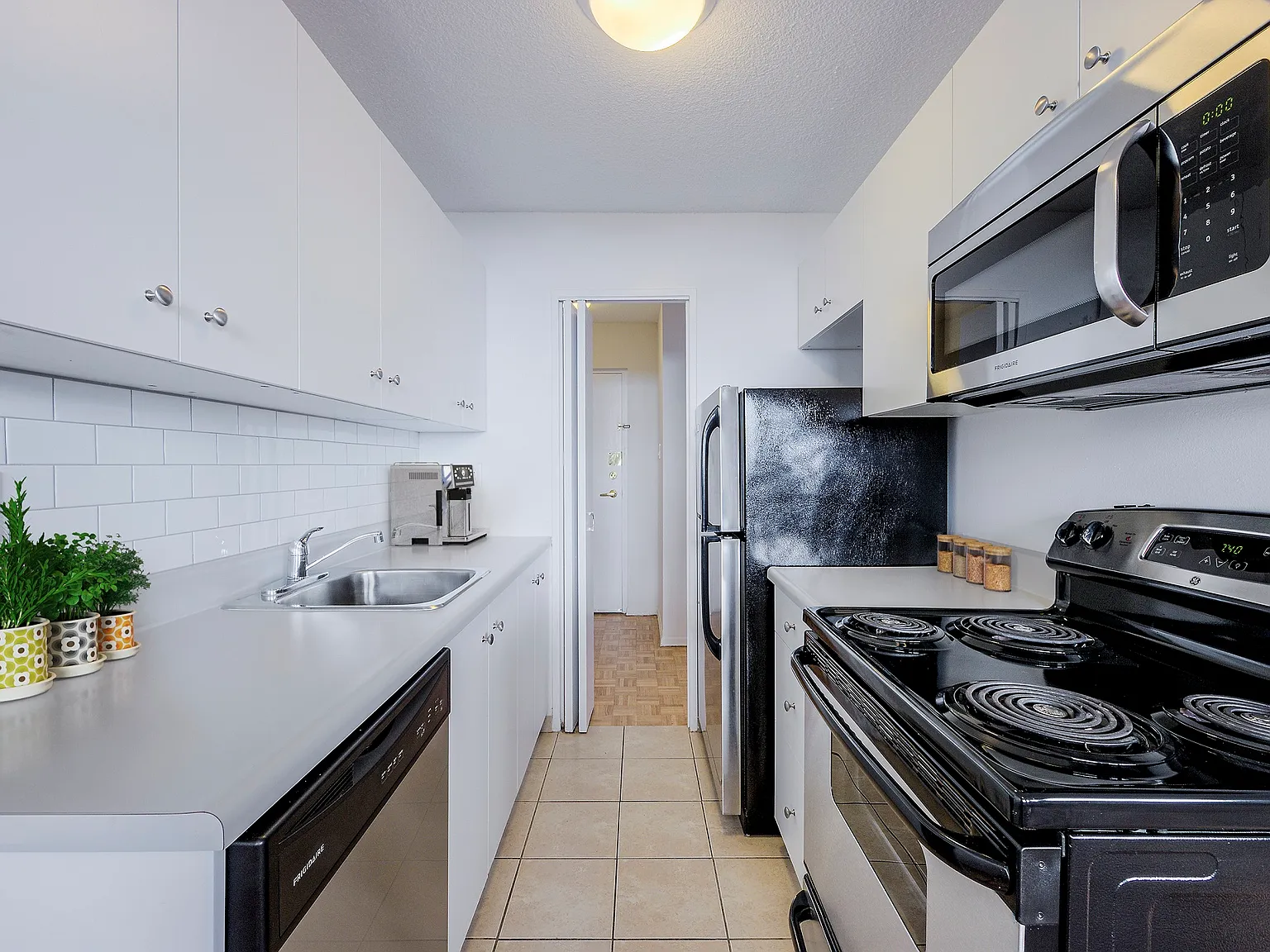 25 Cosburn Avenue — Photo 1