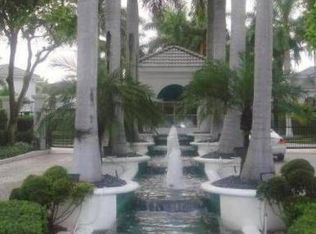 3670 NE 201st St, Aventura, FL 33180