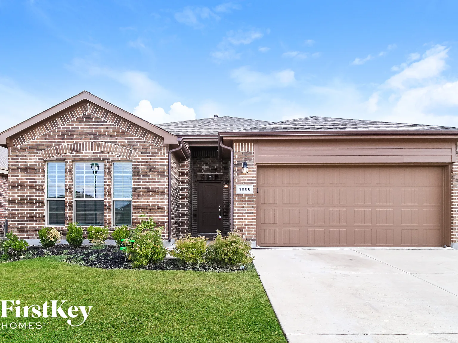 3 bed, 2.0 bath, 2203 sqft, $2,715 — Photo 1