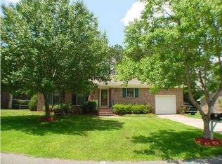 217 E Edgefield Dr, Summerville, SC 29483