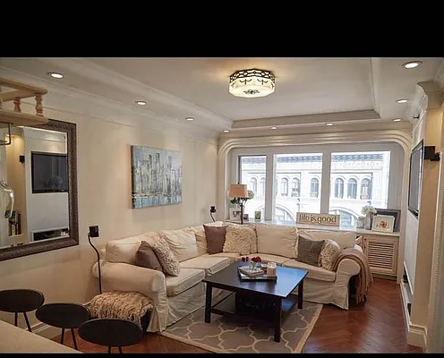 Rented by Urbanite Realty Inc | media 22