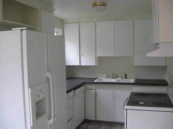 5th image of 13009 7th Ave S