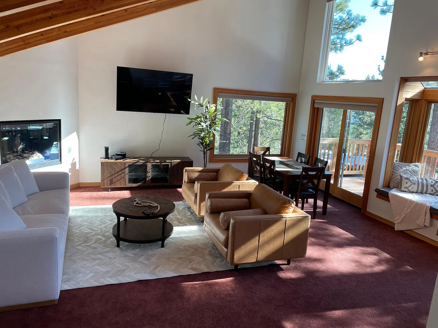 3 bed, 2241 sqft, $6,100 — Photo 3
