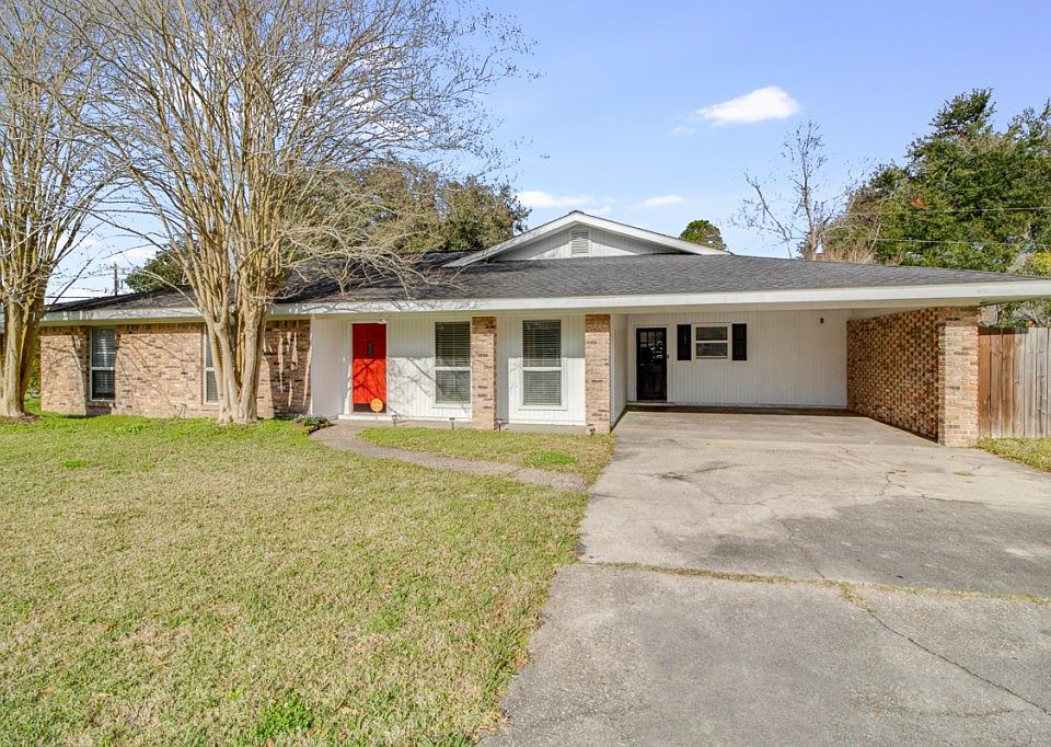 1st image of 106 S William Dr